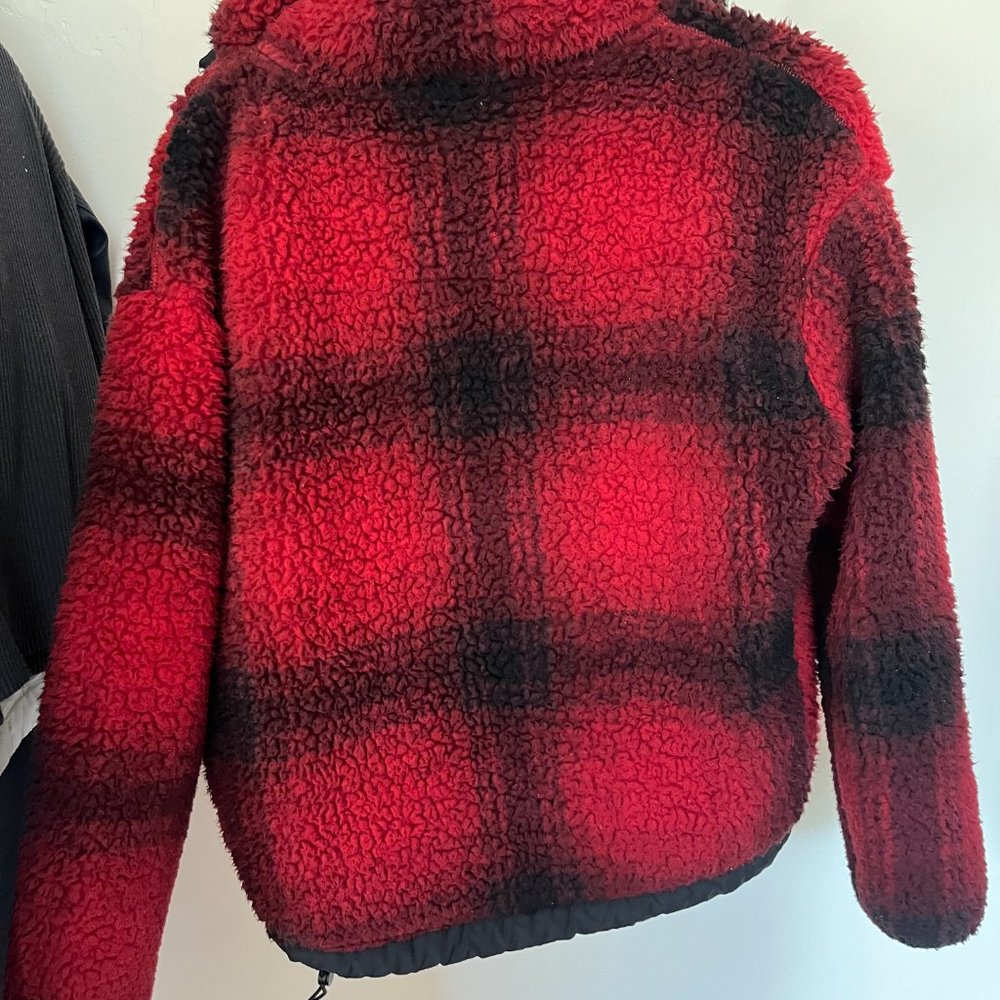 Abercrombie Fluffy Half-Zip Sweatshirt - Picture 2 of 2